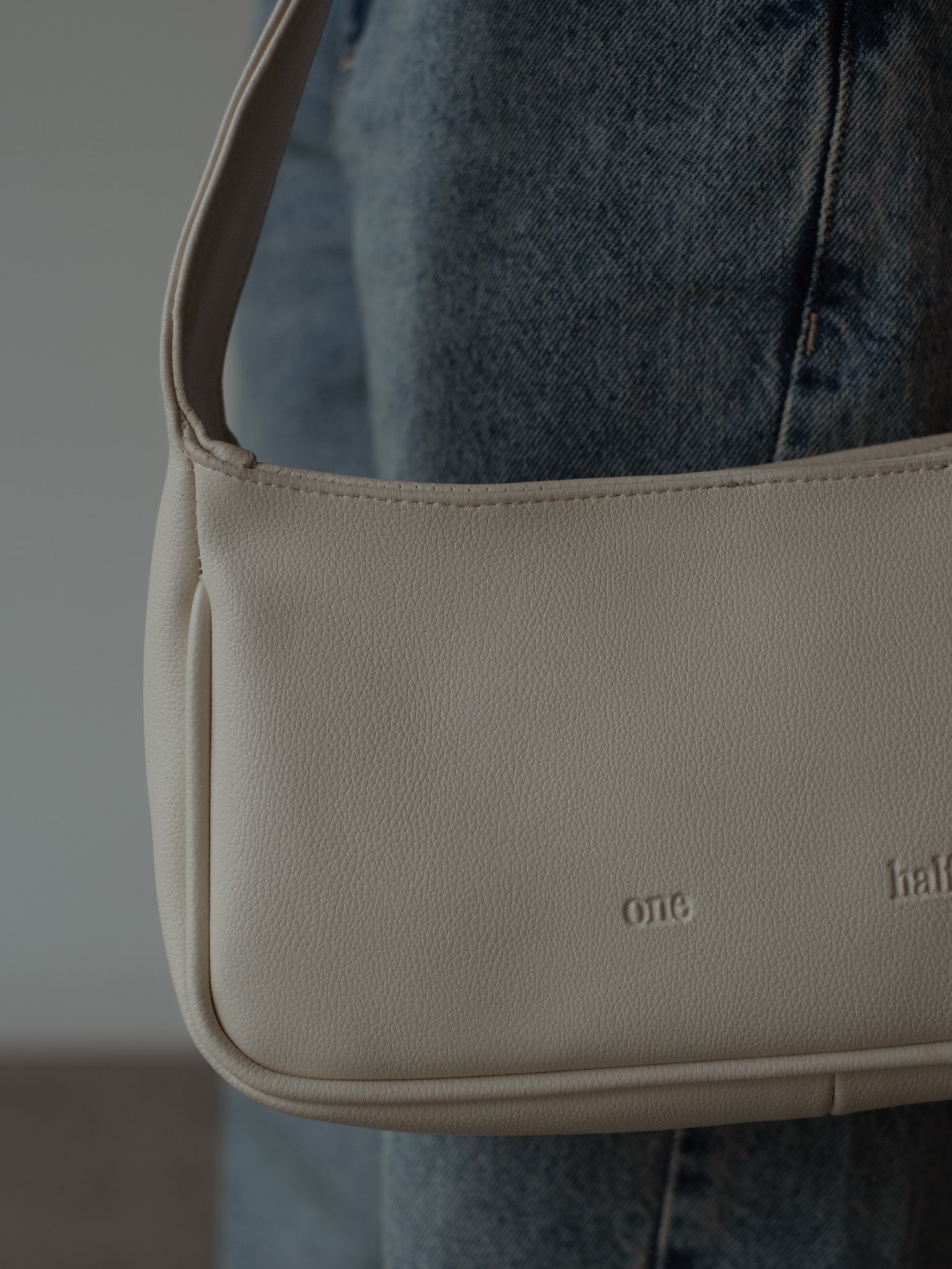 IT SHOULDER BAG CREAMY