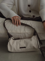 CURVE CANVAS BAG - CREAMY & COCOA