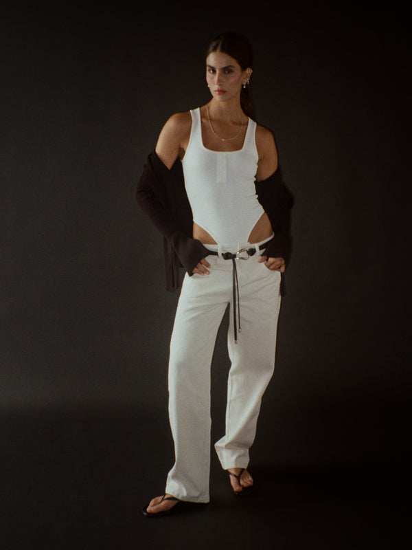 HALF BUTTON BODY - SOFT WHITE
