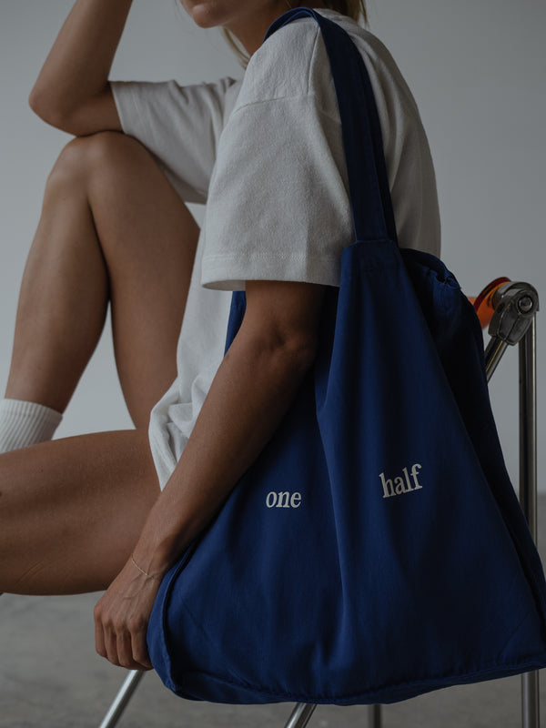 SLIM TOTE BAG - ELECTRIC BLUE