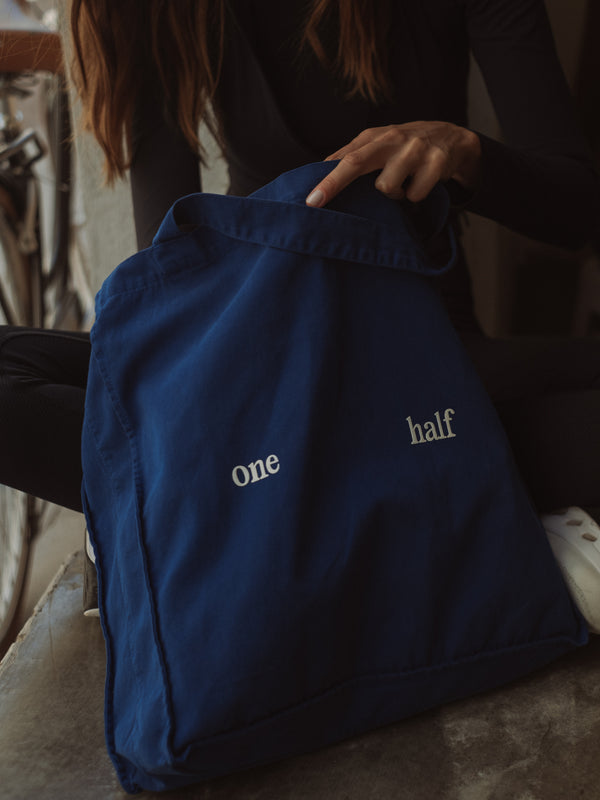 SLIM TOTE BAG - ELECTRIC BLUE