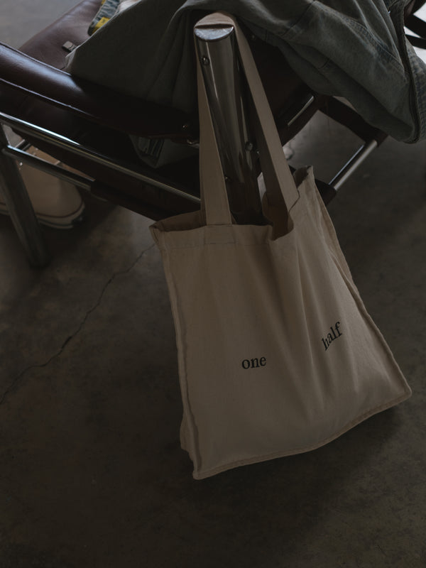 SLIM TOTE BAG - CREAMY & BLACK