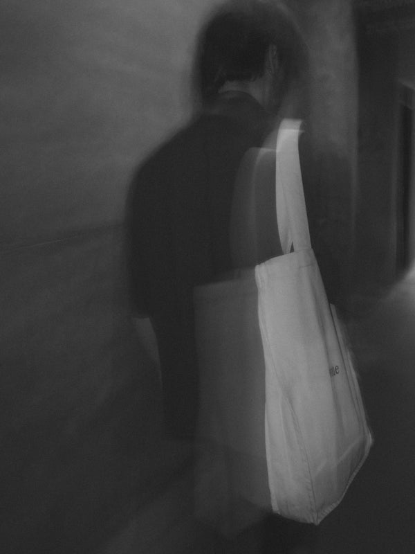 SLIM TOTE BAG - CREAMY & BLACK