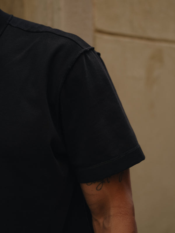 MEN EXPOSURE SEAMS T-SHIRT - BLACK