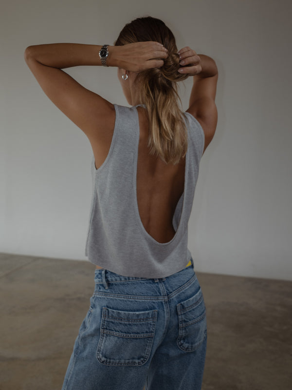 LOOSE KNIT TANK TOP - LIGHT GRAY