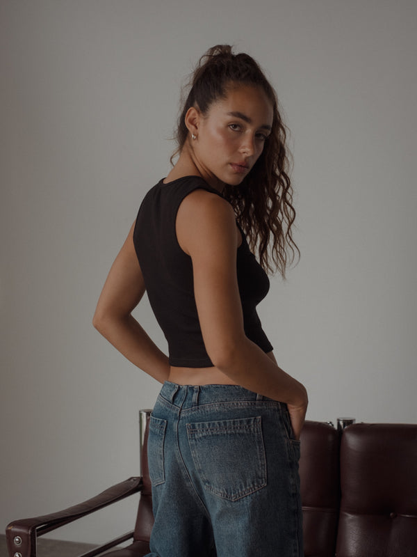 DROP NECK CROP TOP  - BLACK