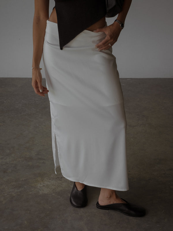 LONG CORE SKIRT  - SOFT WHITE