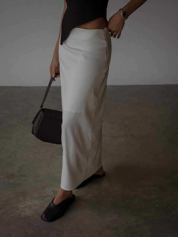 LONG CORE SKIRT  - SOFT WHITE