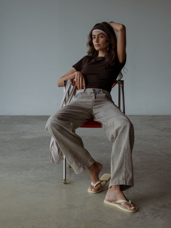 SEAMS STRAIGHT JEAN - DESERT SAND WASH