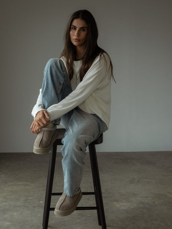 STRAIGHT LEG JEAN  - CLEARLY BLUE