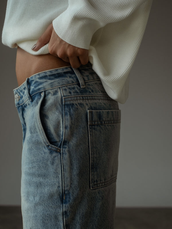 STRAIGHT LEG JEAN  - CLEARLY BLUE