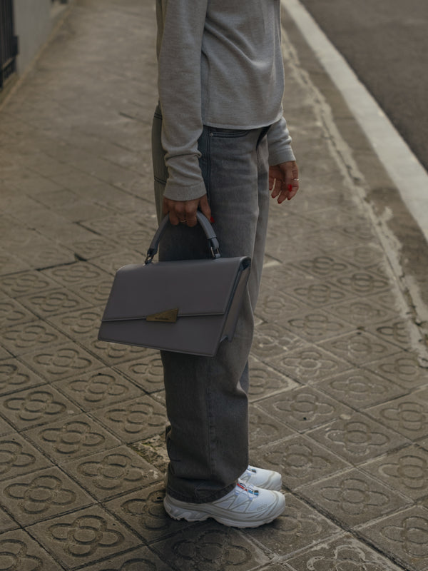 SEAMS STRAIGHT JEAN - CLEARLY GRAY