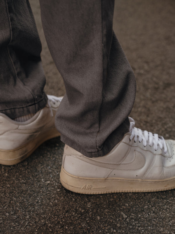 MEN REGULAR FIT JEAN - SPACE GRAY