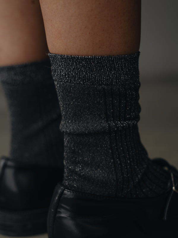 MESH SHINY SOCKS - BLACK