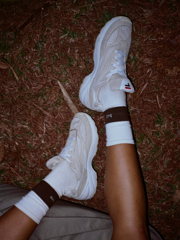 Medias media pierna con raya color verde.