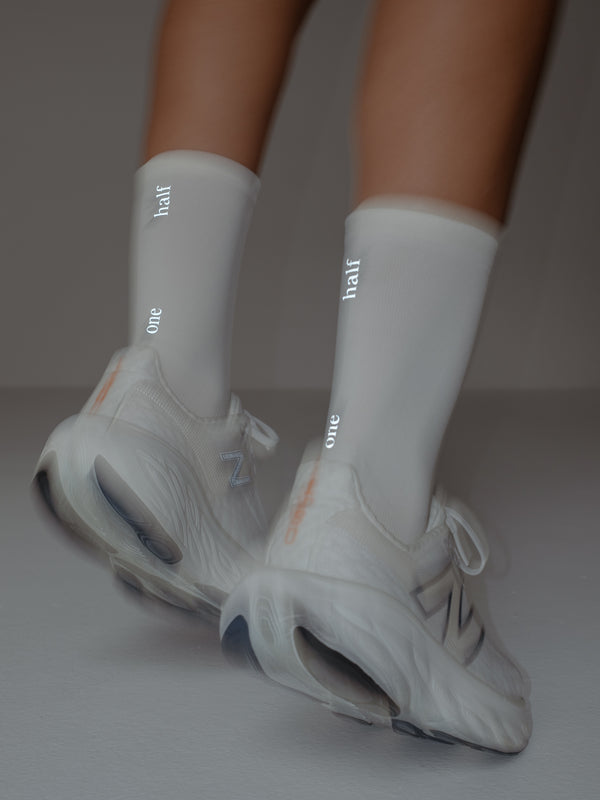 REFLECTIVE RUNNING SOCKS - CREAMY