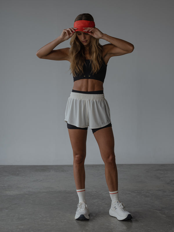 MICROFIBER MIDI SOCKS - SOFT WHITE & RED