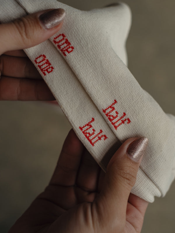 MICROFIBER MIDI SOCKS - SOFT WHITE & RED