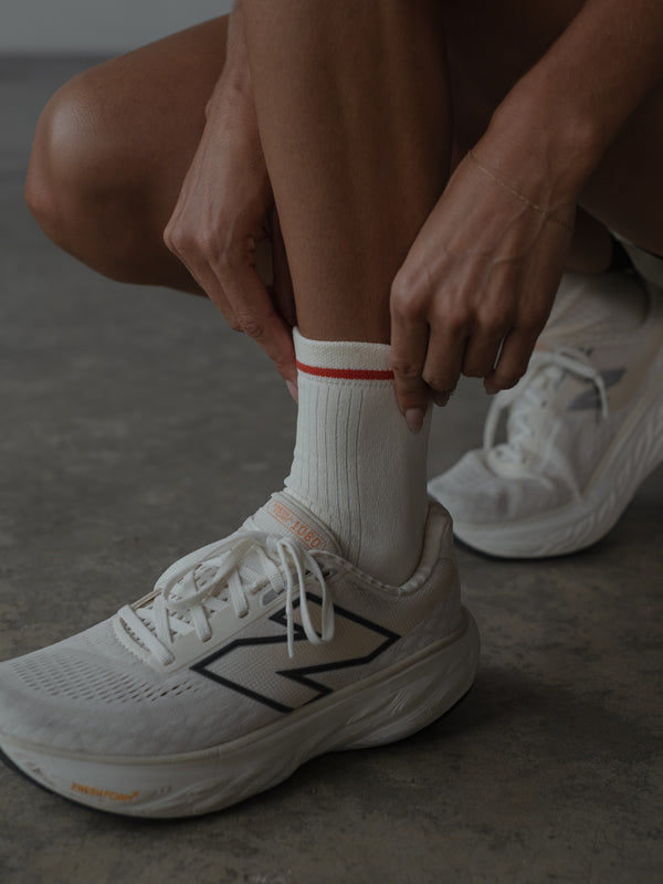 MICROFIBER MIDI SOCKS - SOFT WHITE & RED