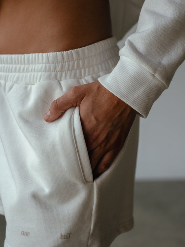 CLASSIC SWEATSHORTS - SOFT WHITE