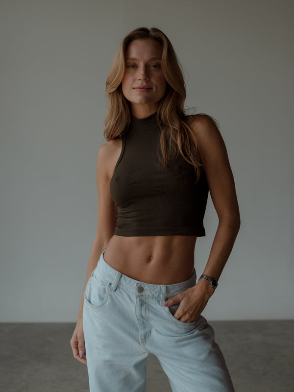 HIGH NECK SEAMLESS TANK  - ESPRESSO