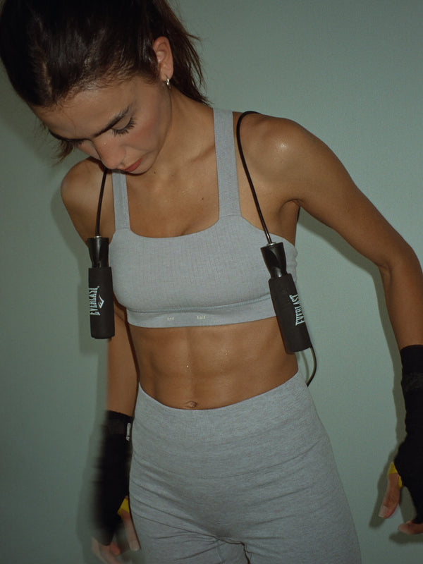 CONTOUR SEAMLESS CROP TOP - GRAY JASPE