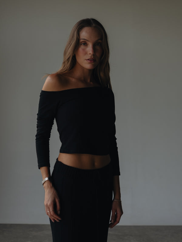 ONE SHOULDER LONG SLEEVE - BLACK