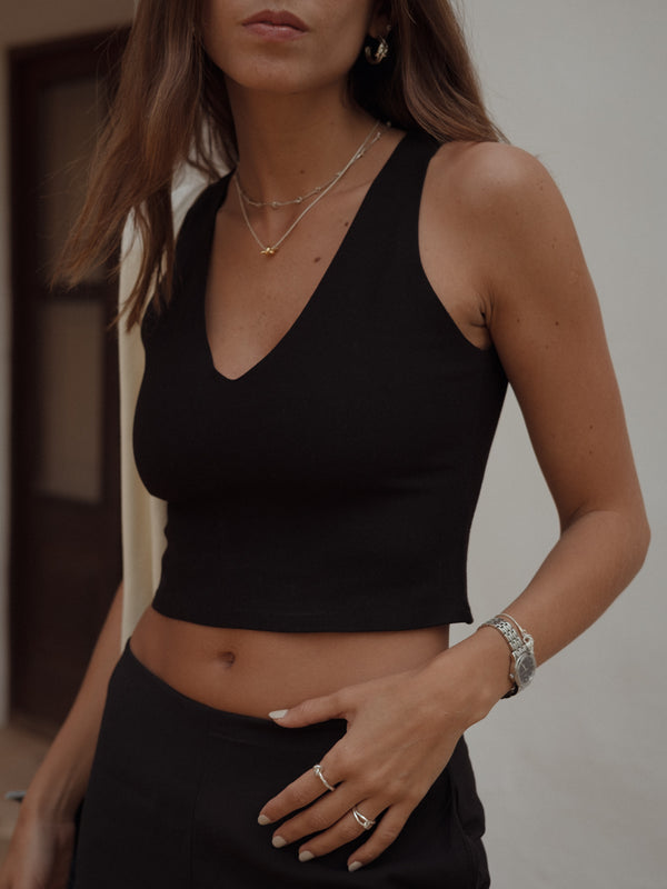 CLEAVAGE CROP TOP  - BLACK