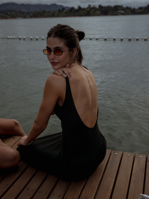 SILHOUETTE KNIT DRESS - BLACK