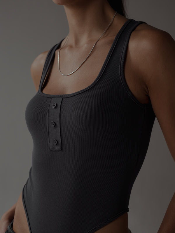 HALF BUTTON BODY - DARK GRAY
