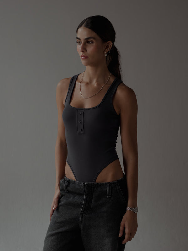 HALF BUTTON BODY - DARK GRAY