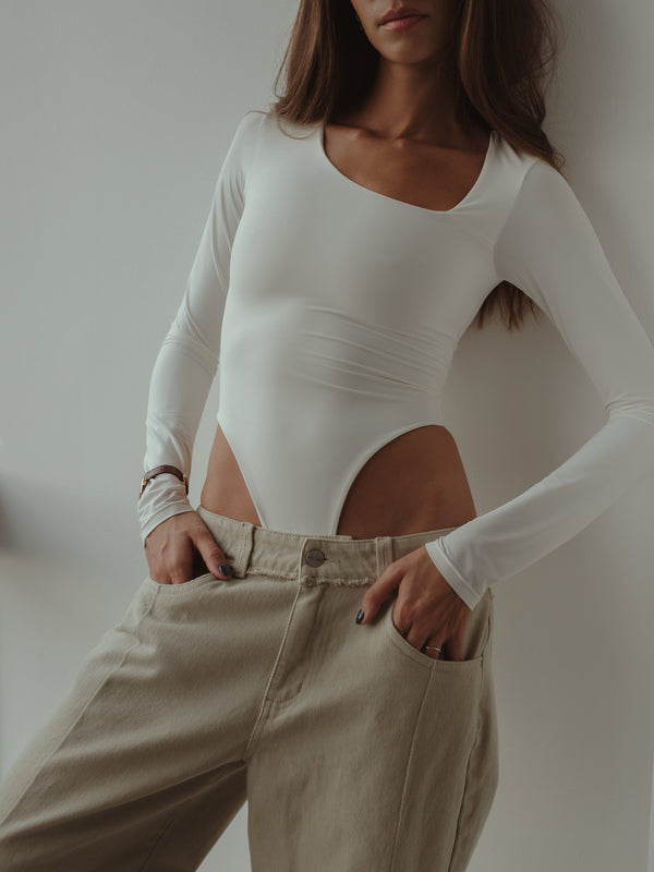 OPEN CURVE BODYSUIT - SOFT WHITE