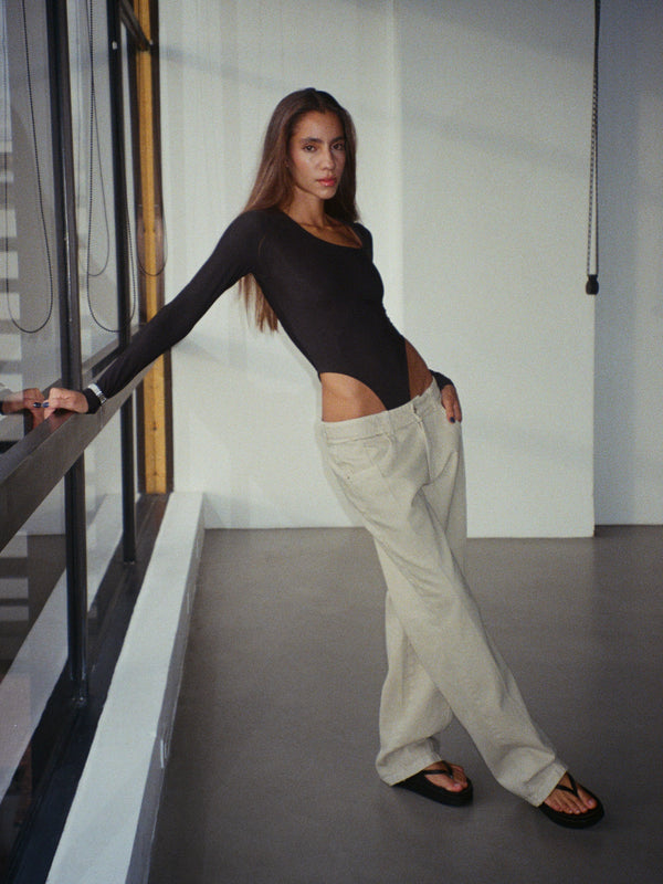 OPEN CURVE BODYSUIT - BLACK