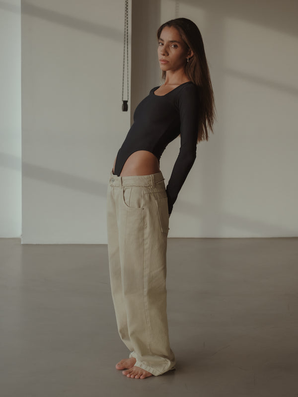 OPEN CURVE BODYSUIT - BLACK