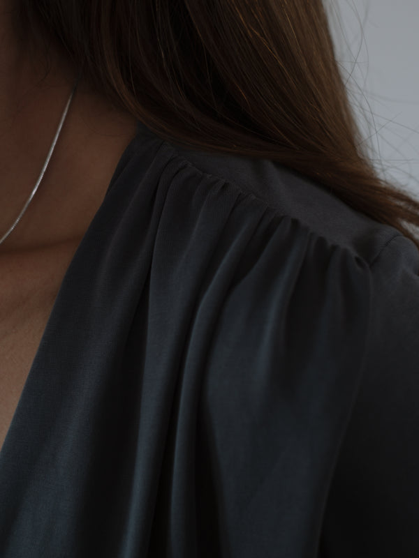 LONG SLEEVE FLOWY BODY - DARK GRAY