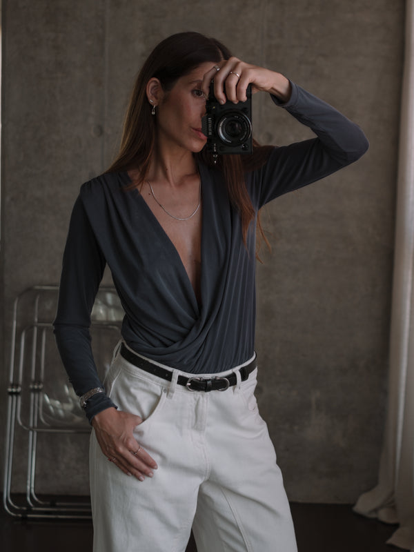 LONG SLEEVE FLOWY BODY - DARK GRAY