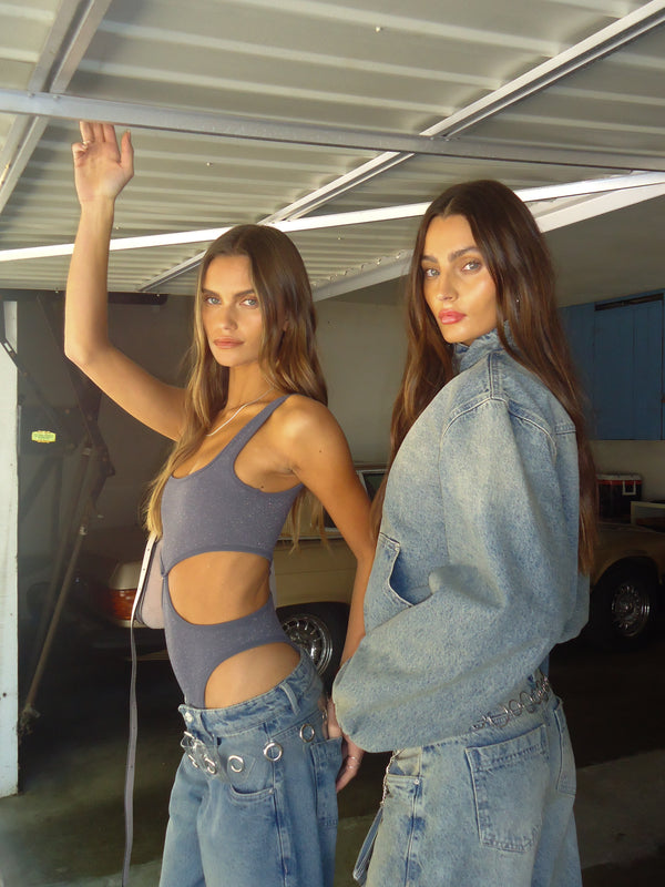 PRETTY SEAMLESS BODY - GLOSSY GRAY