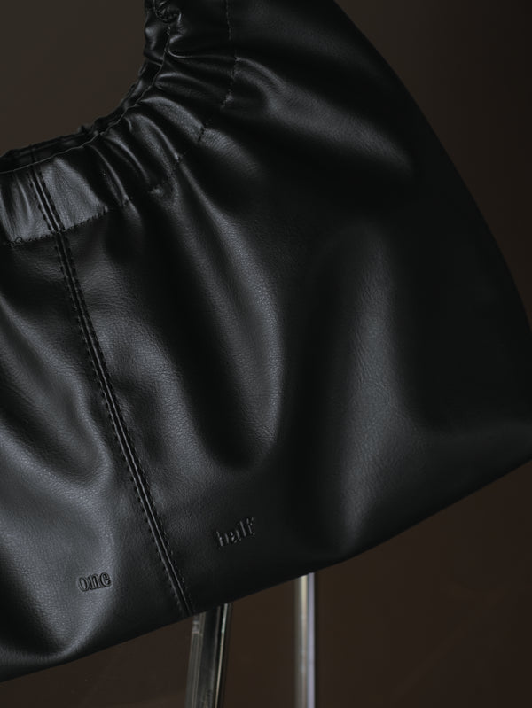 THE DAILY POUCH BAG  - BLACK