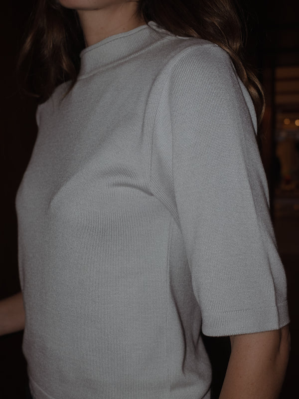 TALL COLLAR KNIT T-SHIRT - LIGHT GRAY