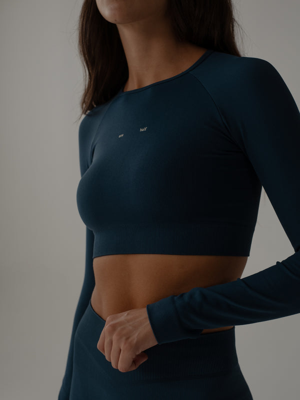 LONG-SLEEVED SEAMLESS CROP TOP - MIDNIGHT