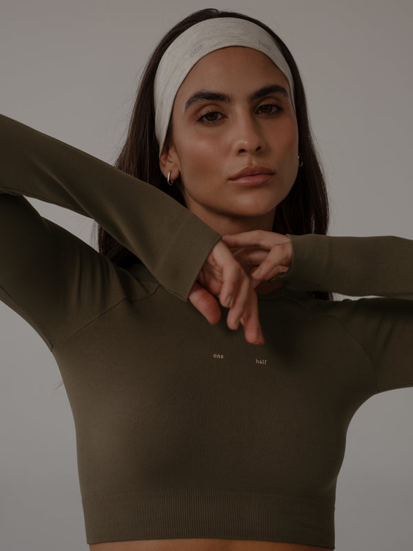 LONG-SLEEVED SEAMLESS CROP TOP - DEEP STONE