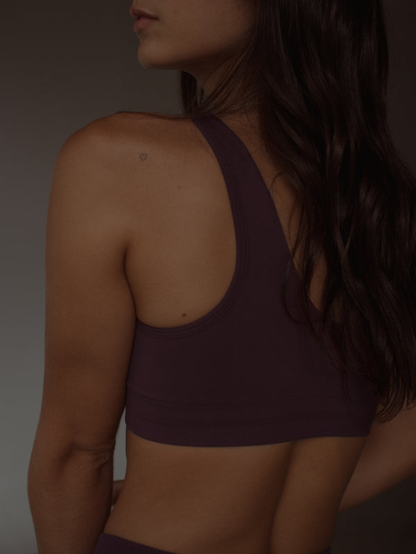 HIGH-PERFORMANCE SEAMLESS CROP TOP - CRANBERRY