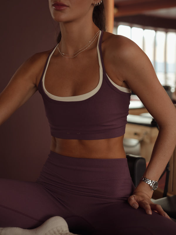 AIRY SEAMLESS CROP TOP - CRANBERRY