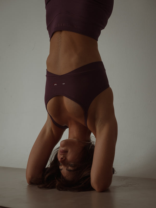 OVERLAY SEAMLESS CROP TOP - CRANBERRY