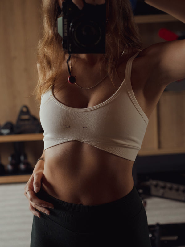 OVERLAY SEAMLESS CROP TOP - VANILLA