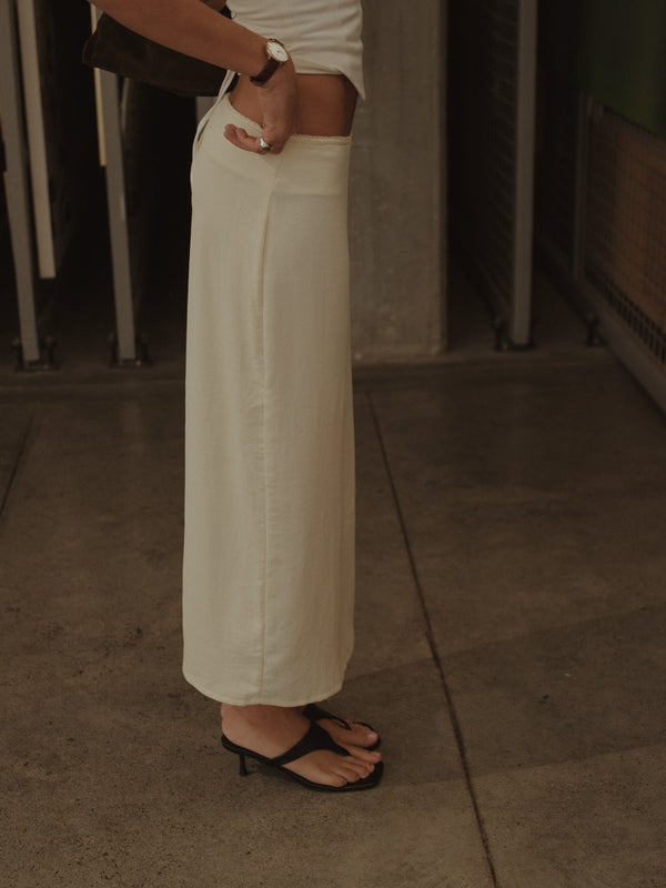 SOFT LONG SKIRT - VANILLA
