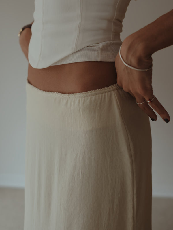 SOFT LONG SKIRT - VANILLA