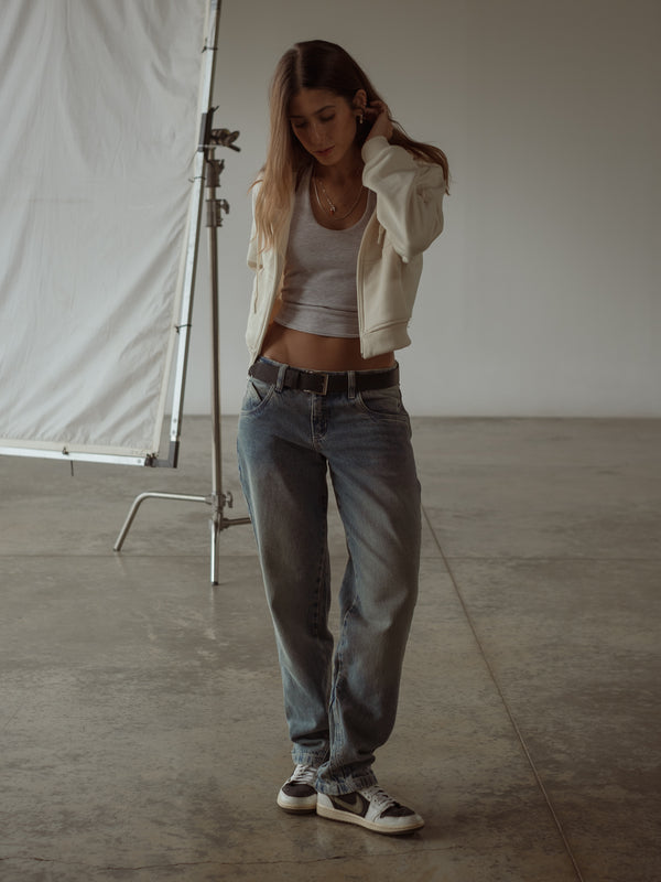 LOW STRAIGHT JEAN - MEDIUM DIRTY BLUE