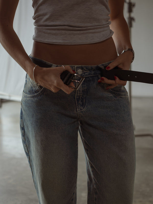 LOW STRAIGHT JEAN - MEDIUM DIRTY BLUE