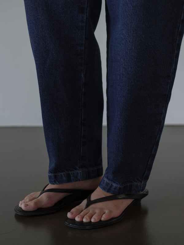SARTORIAL BARREL JEAN - SPACE BLUE